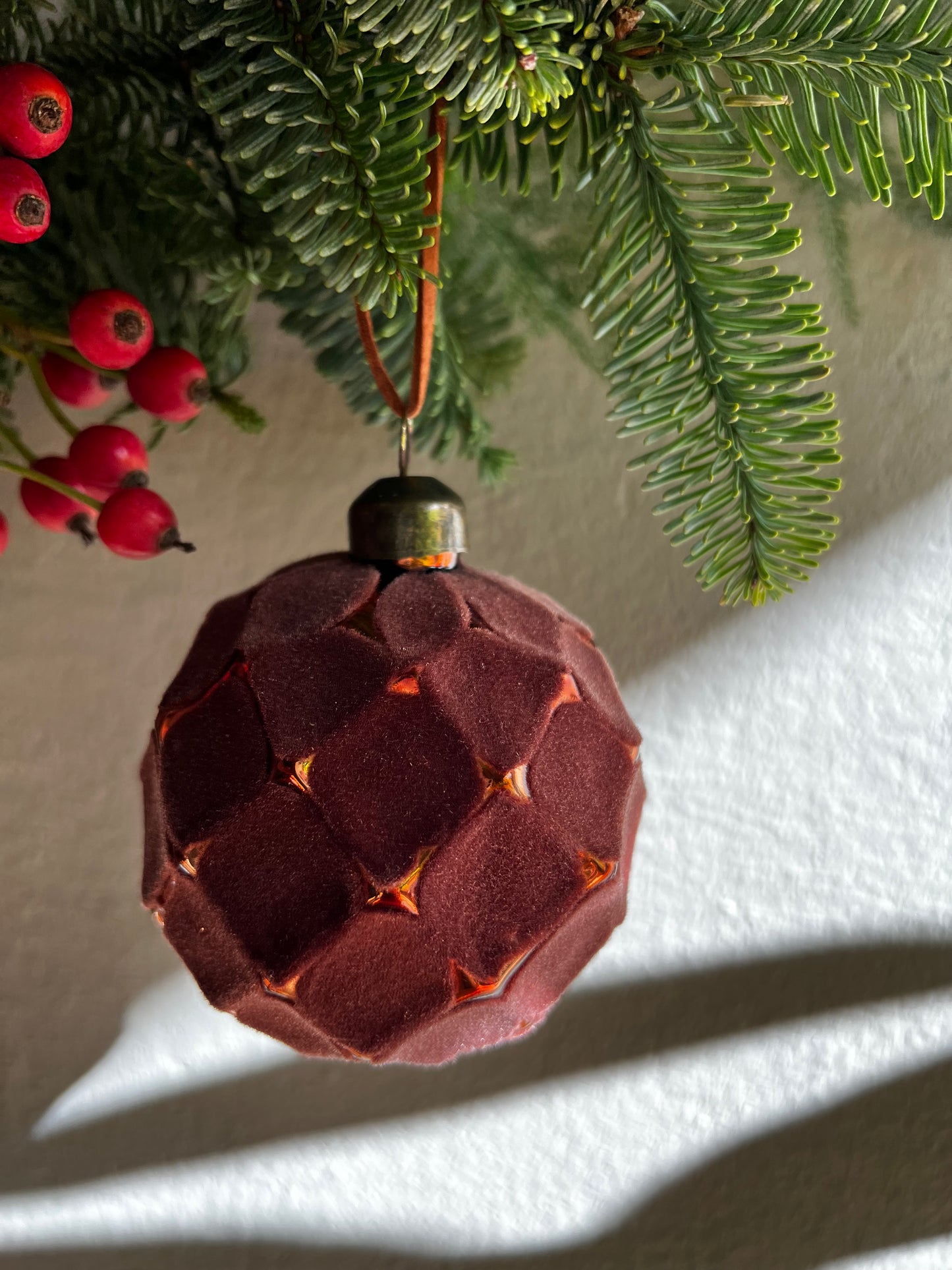 ADORNO BOLA GRANATE TERCIOPELO