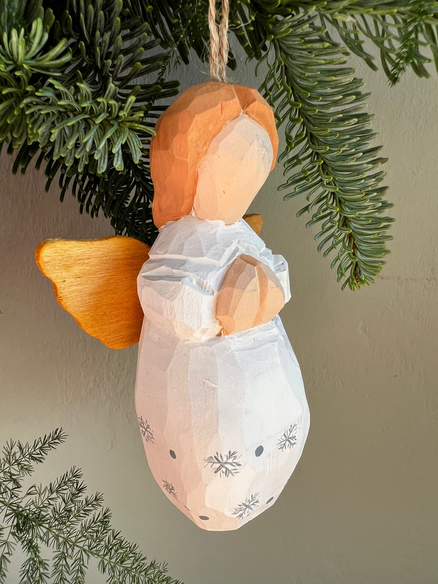 ADORNO MADERA ANGELITO