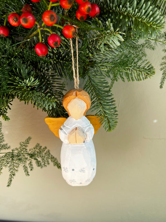 ADORNO MADERA ANGELITO